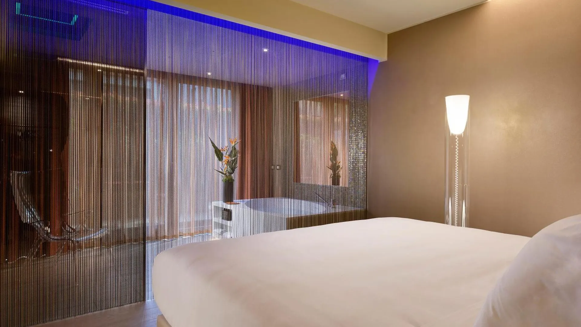 Milan Suite Hotel 4*,