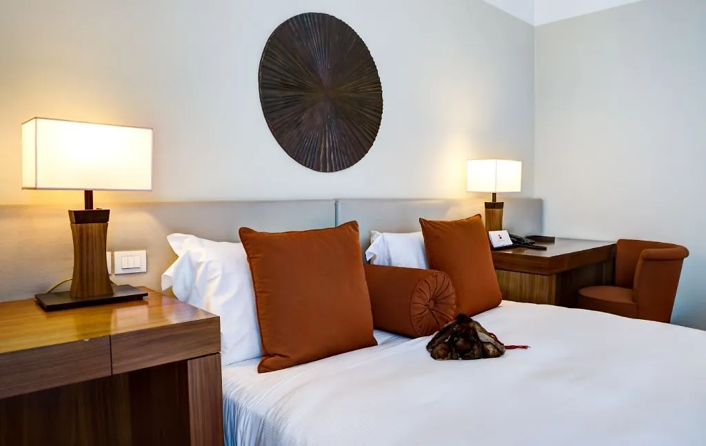 ****  Milan Suite Hotel Italia